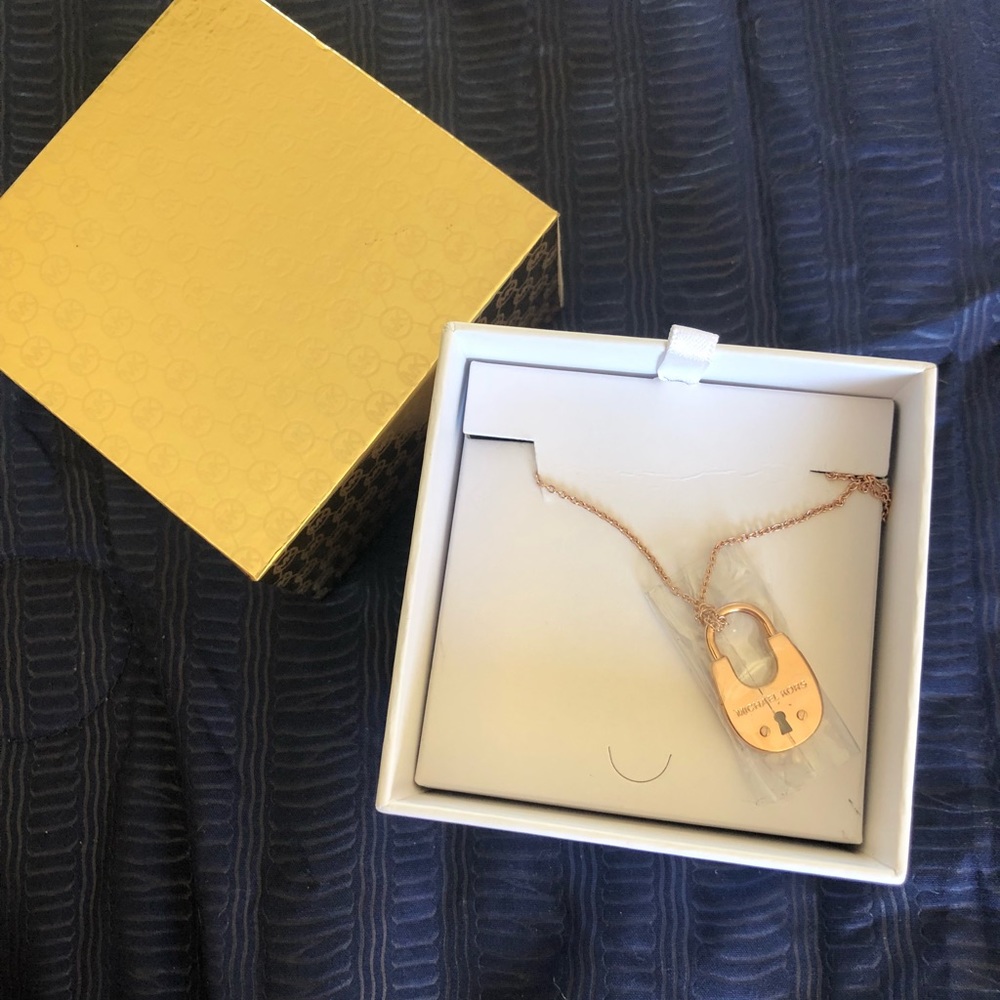 BRAND NEW Michael Kors lock pendant necklace rg